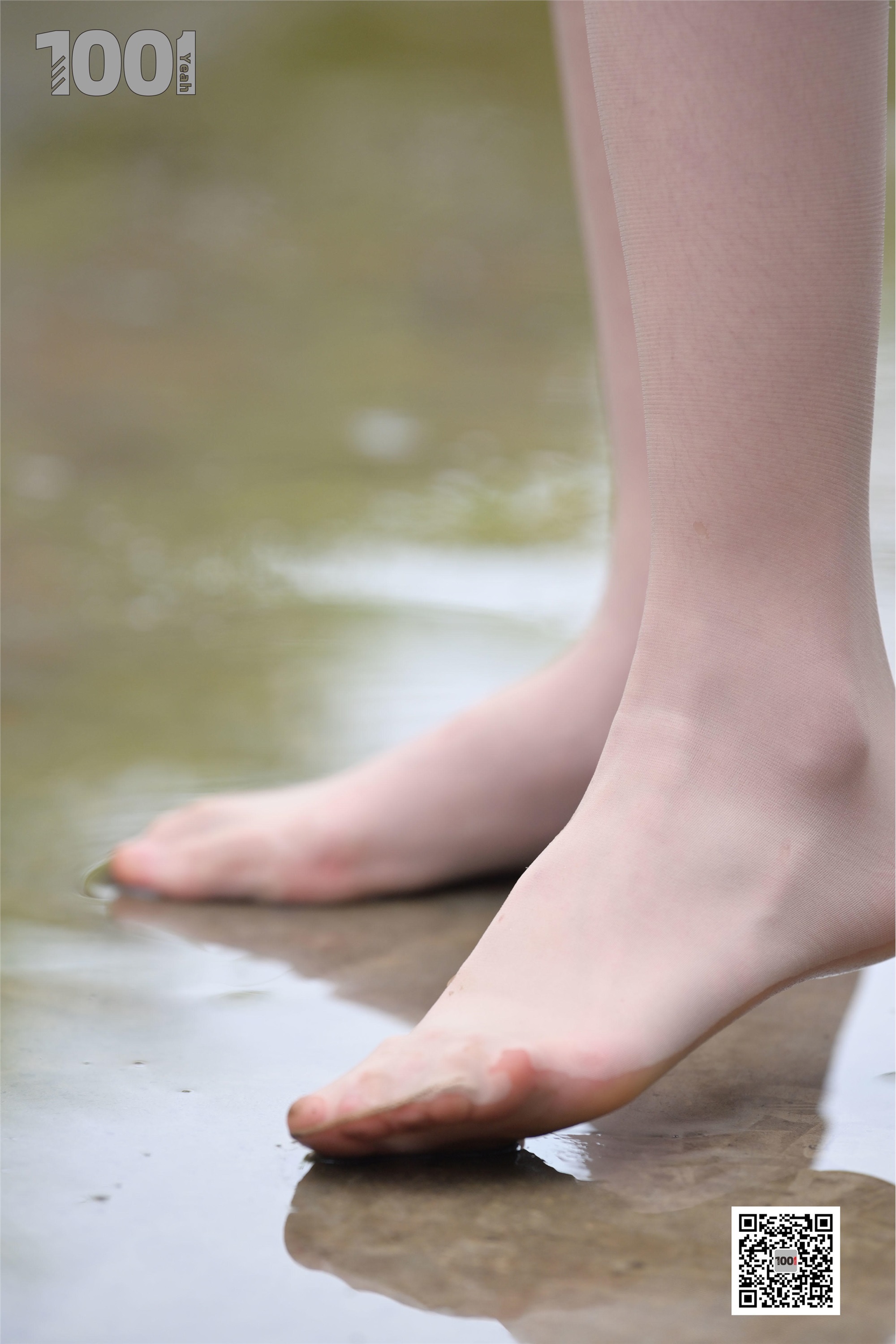 IESS异思趣向  一千零一夜《雨中漫步1》